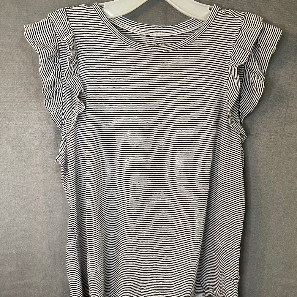 A New Day Striped Sleeveless Tee w Shoulder Ruffles (Medium)